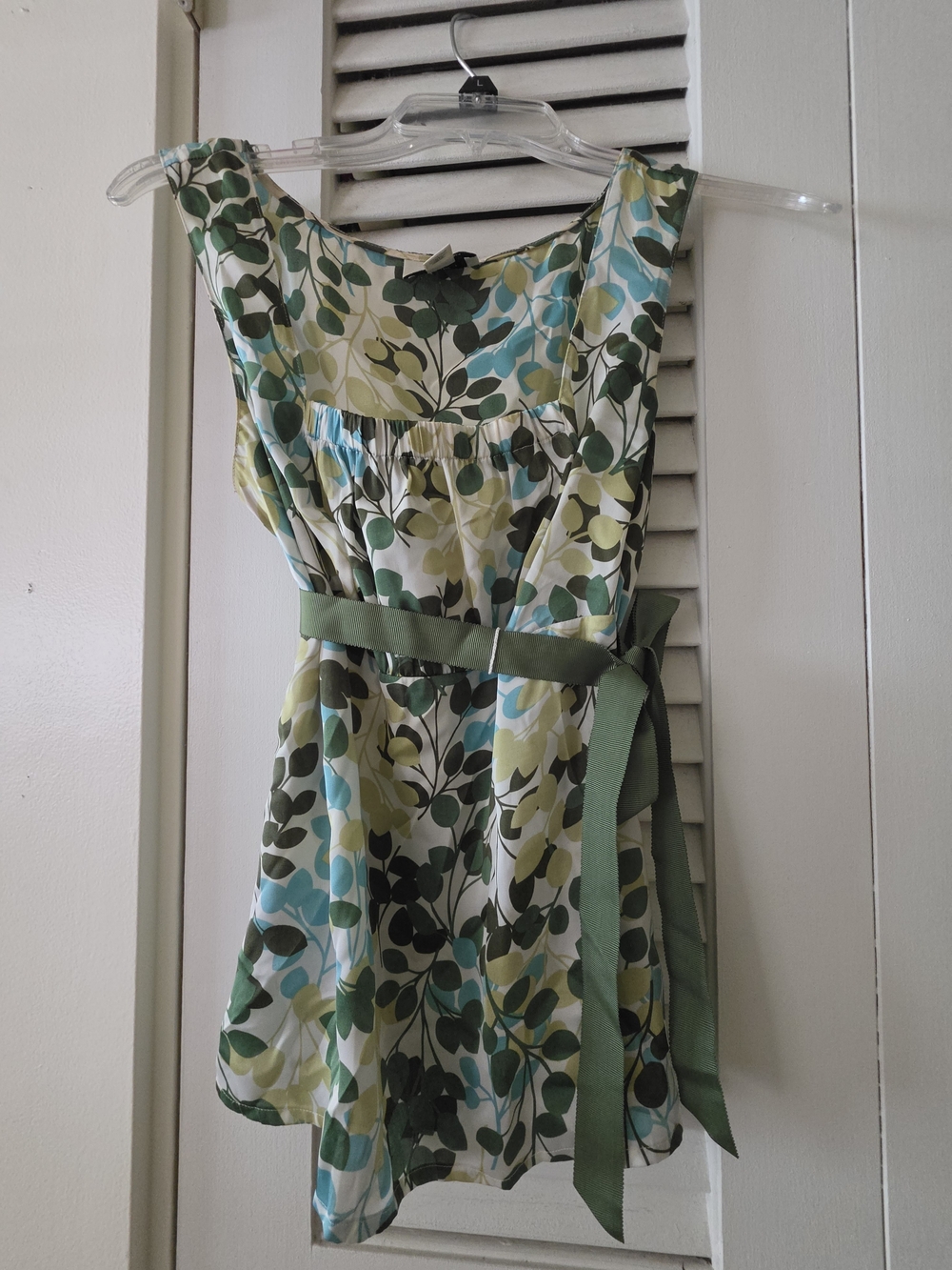 LOFT Green Leaf Print Sleeveless Top